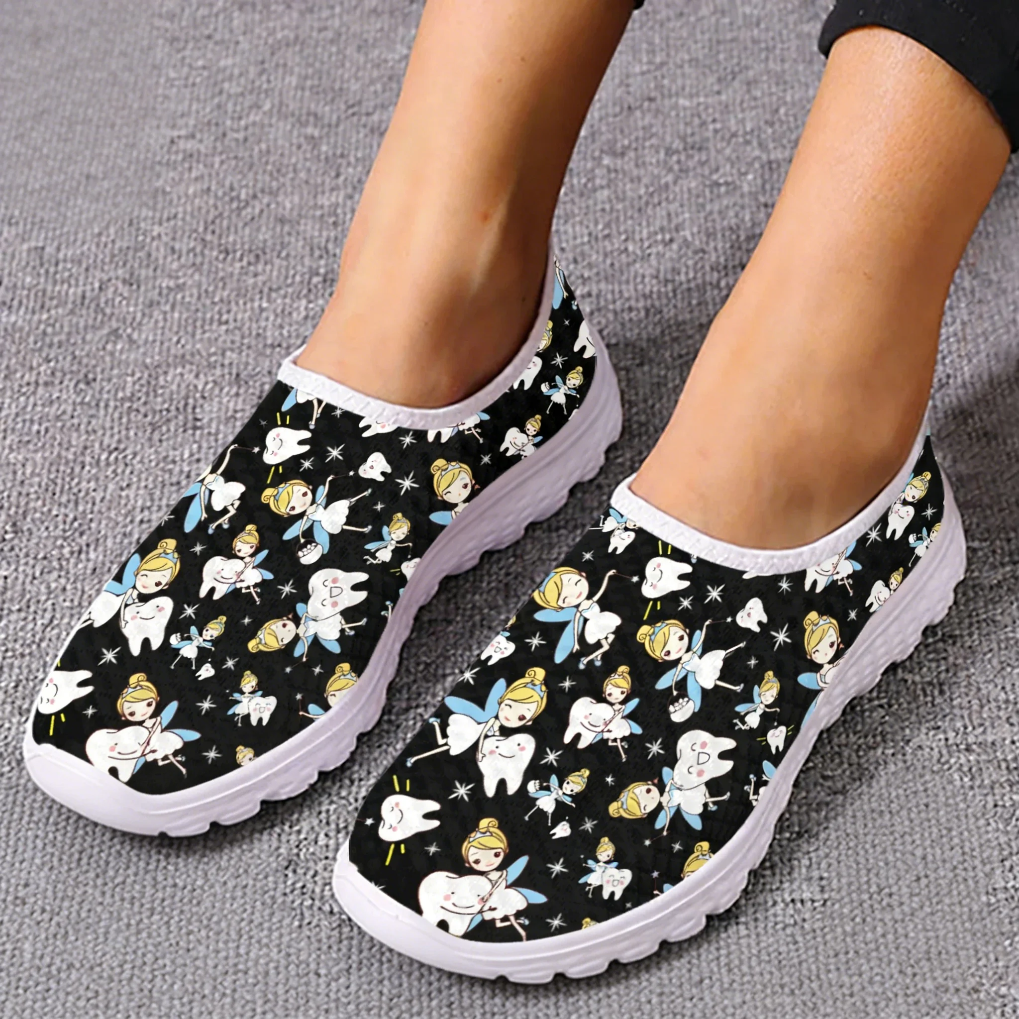 Cute Cartoon Nurse Elf/Teeth M - Men'S Shoes For Tennis 评论和价格